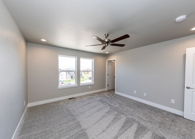 Building Photo - 5389 Sky Top Ln