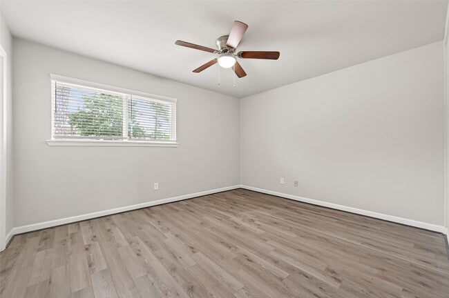 Building Photo - 7739 Antoine Dr