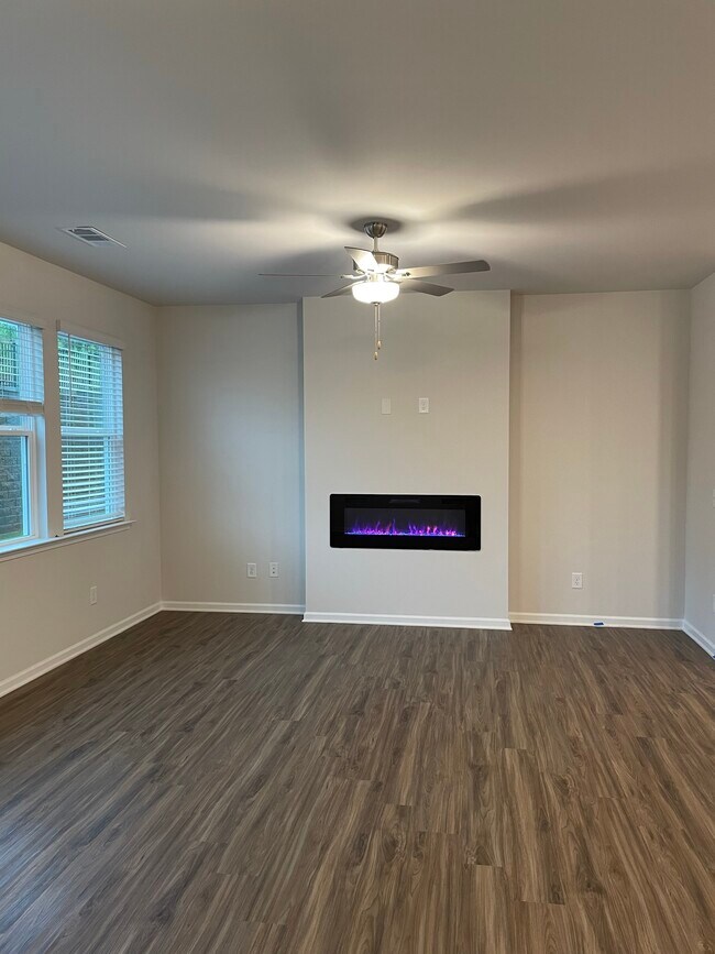 Building Photo - 308 Whitetail Cir