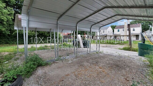 Building Photo - 616 Lilley Ave
