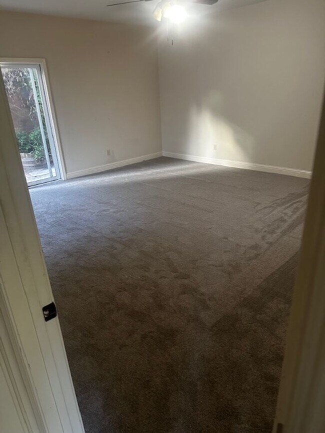 Building Photo - 3 Bedroom/2 Bath House available for rent in Arroyo Grande