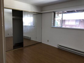 Building Photo - 500 W Middlefield Rd