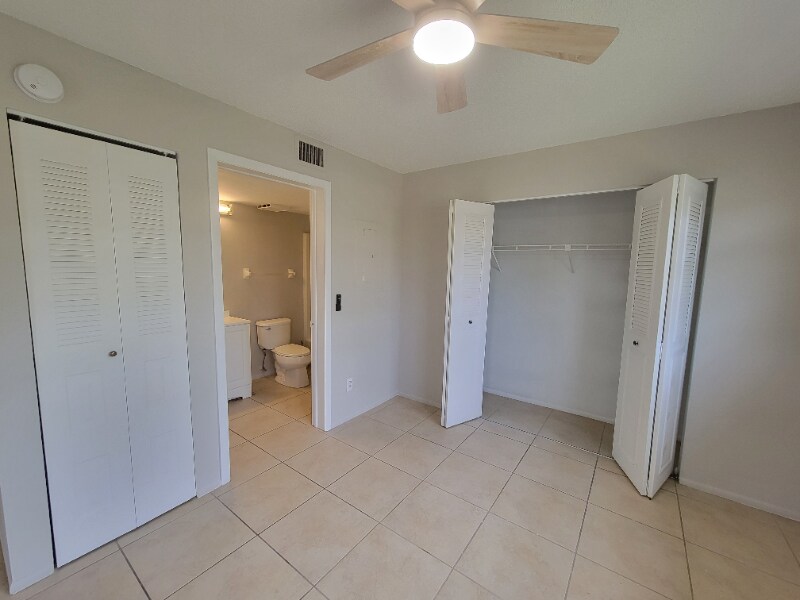 Building Photo - 5303 Summerlin Rd