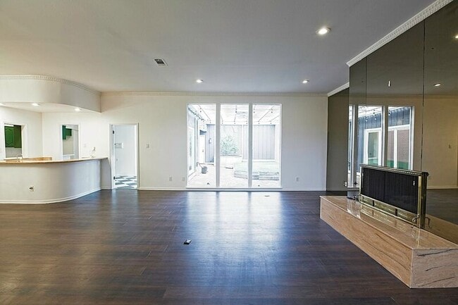 Building Photo - 3217 Squireswood Dr