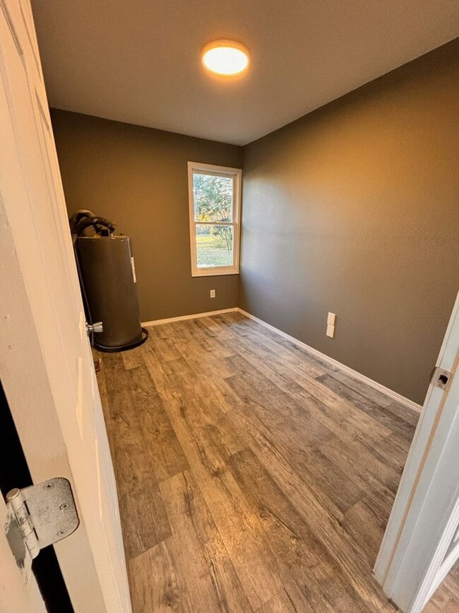 Building Photo - 109 S Illinois Ave