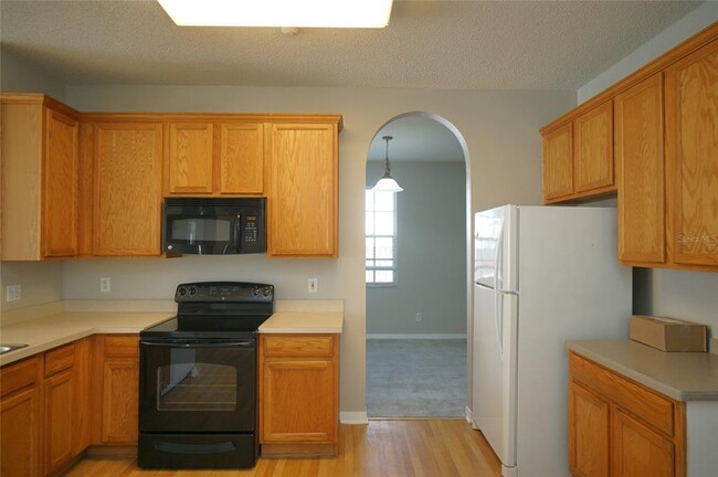 Building Photo - 10205 Goldenbrook Way