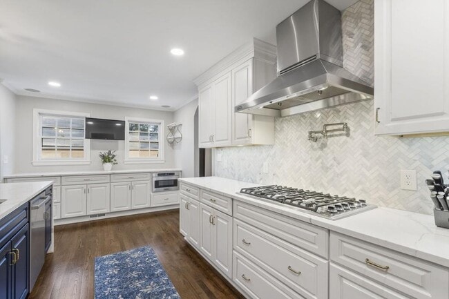 Building Photo - 97 Huntington Rd NE