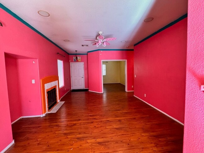 Building Photo - One Story Home For Rent