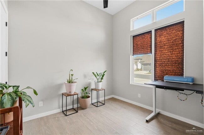 Building Photo - 2813 Kilgore Ave