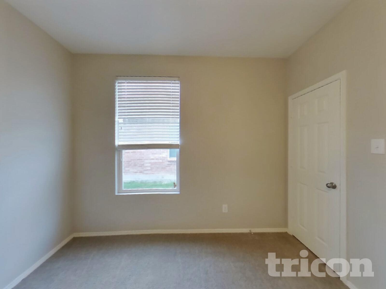 Building Photo - 115 Abelia Dr