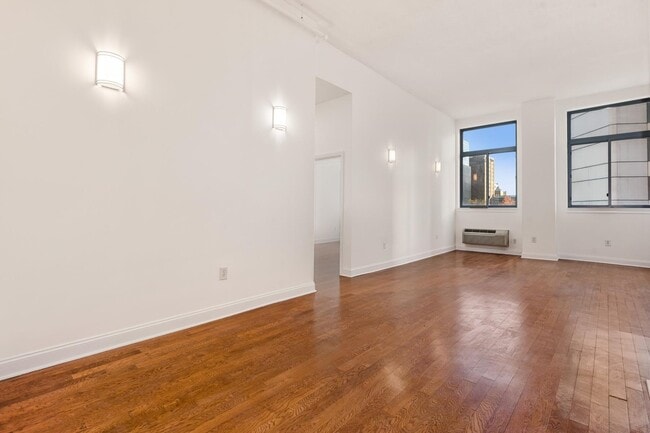 Building Photo - 311 Washington St