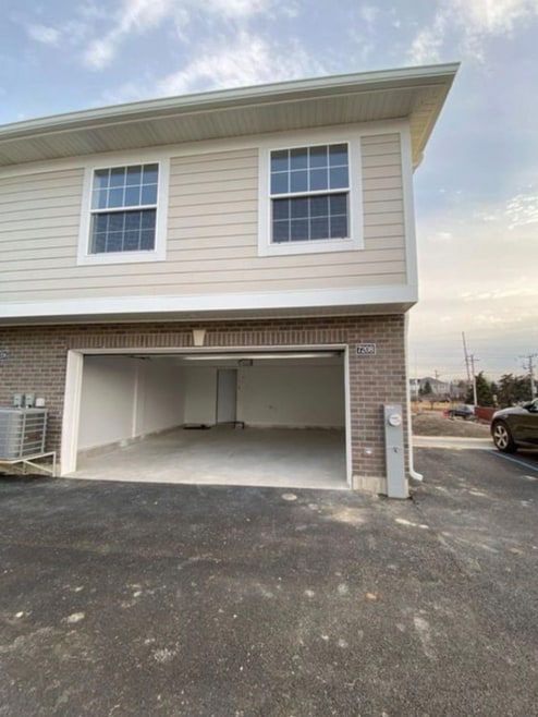 Building Photo - 7208 Farmstead Ln