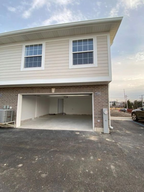 Building Photo - 7208 Farmstead Ln