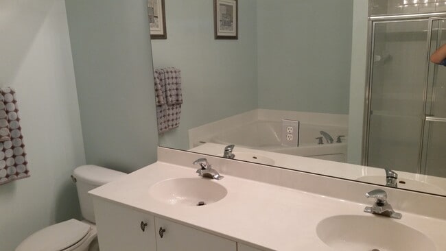 Building Photo - 350 E Coral Trace Cir