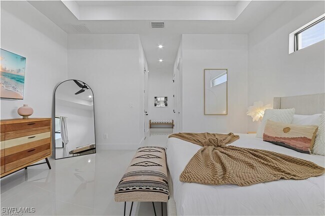 Building Photo - 1923 SW 27th Terrace