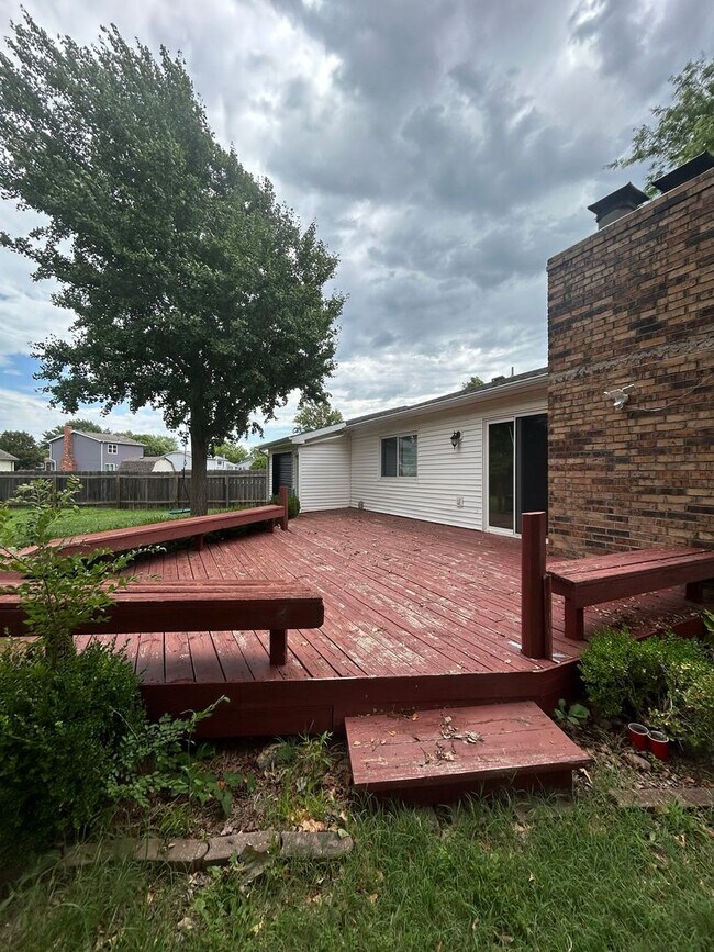 Building Photo - UPDATED Northeast side Home - Close NE YMCA