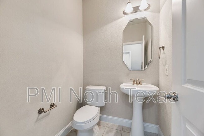 Building Photo - 14054 El Toro Rd