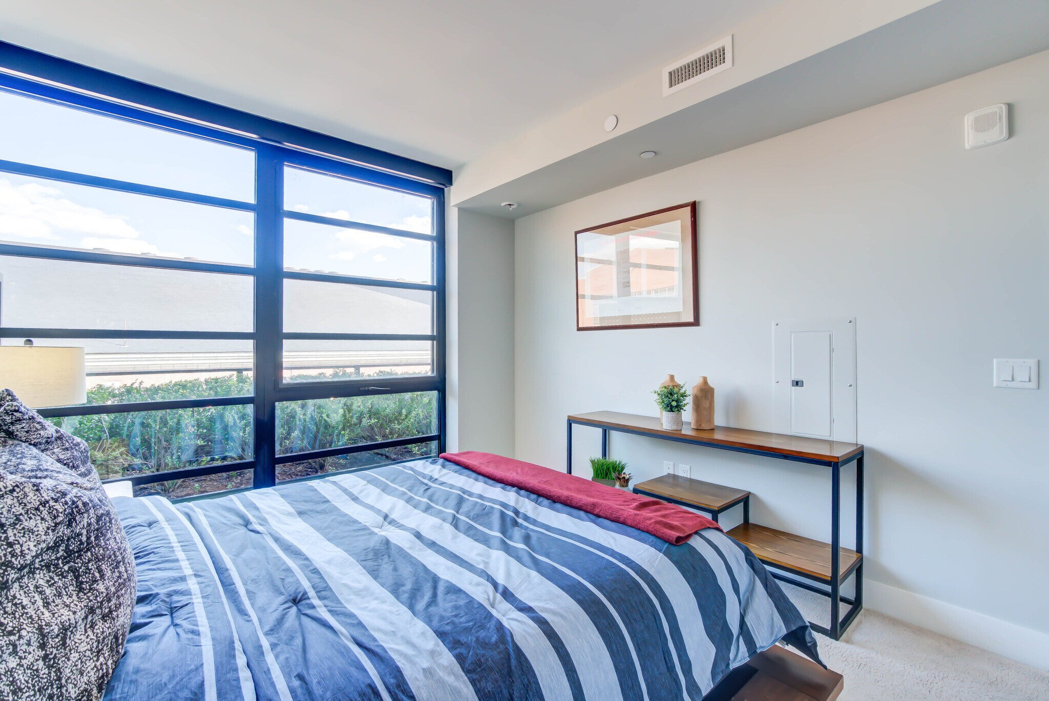 Building Photo - 1300 4th St SE