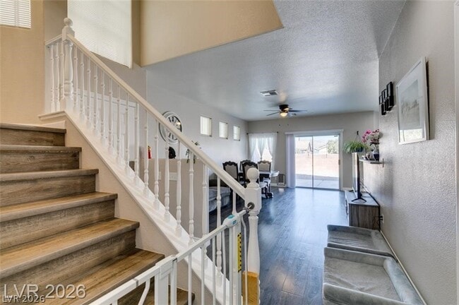 Building Photo - 3816 Hollycroft Dr