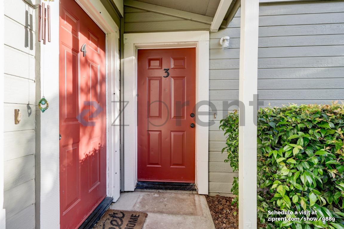 Building Photo - Unit 3