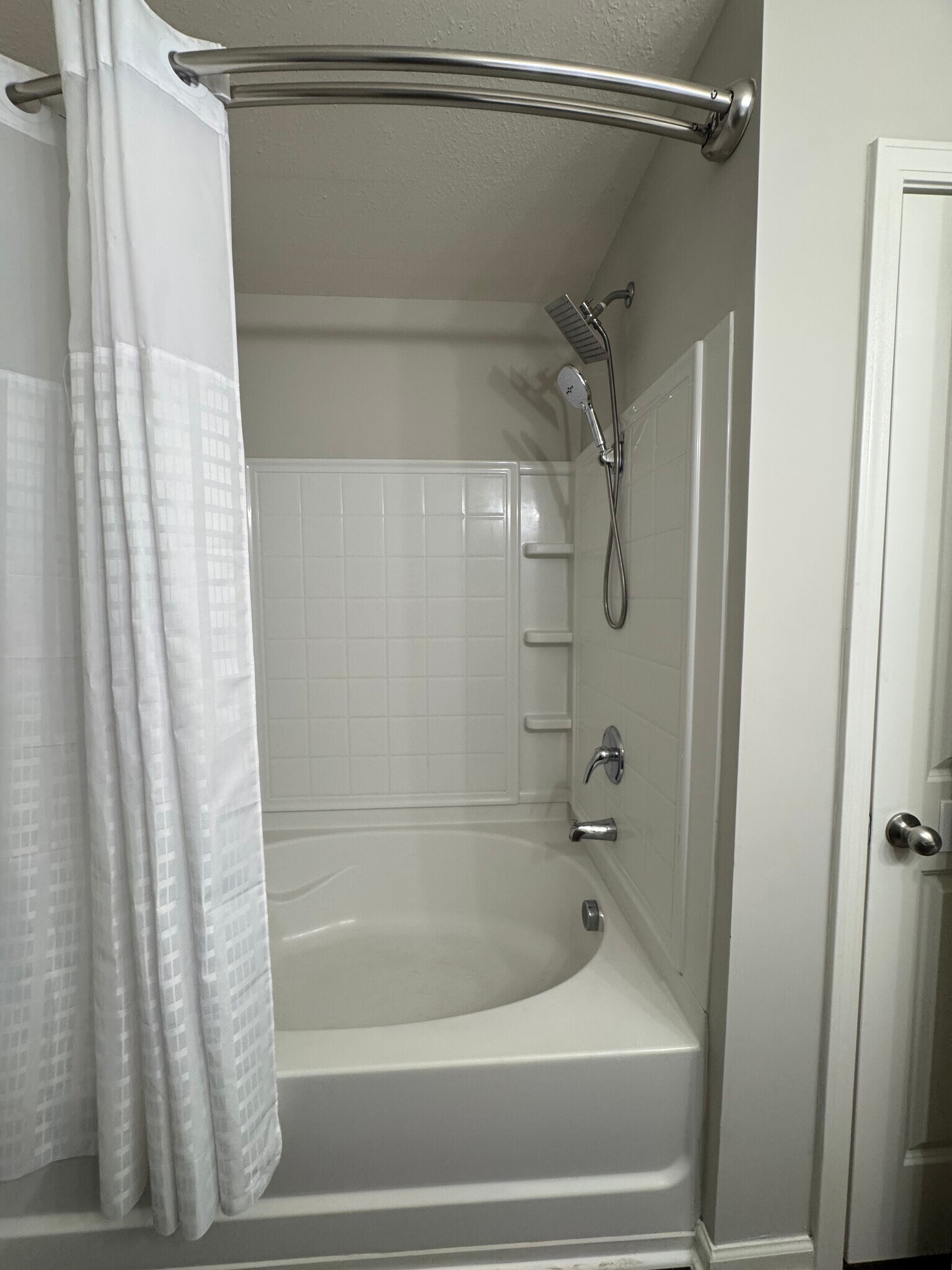 Building Photo - 1617 Friendly Rd