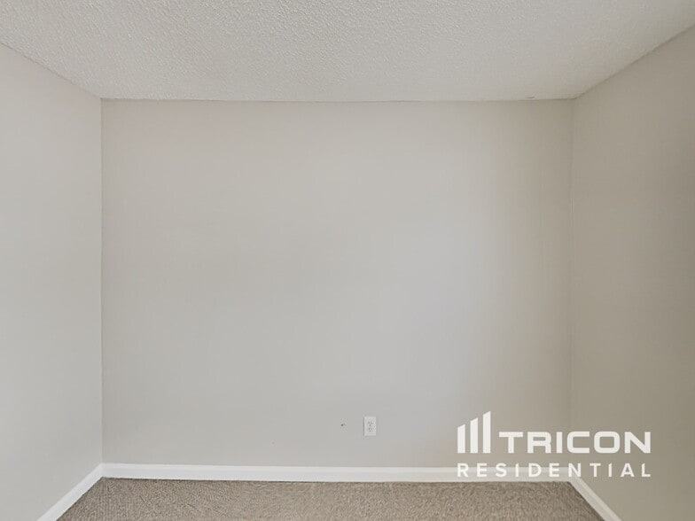 Building Photo - 172 Greystone Cir