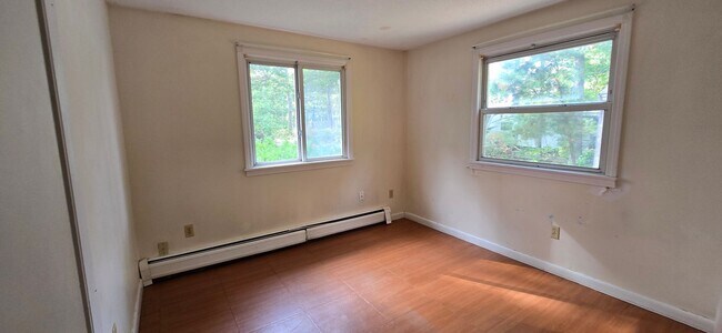 Building Photo - 206-208 Higgins Crowell Road