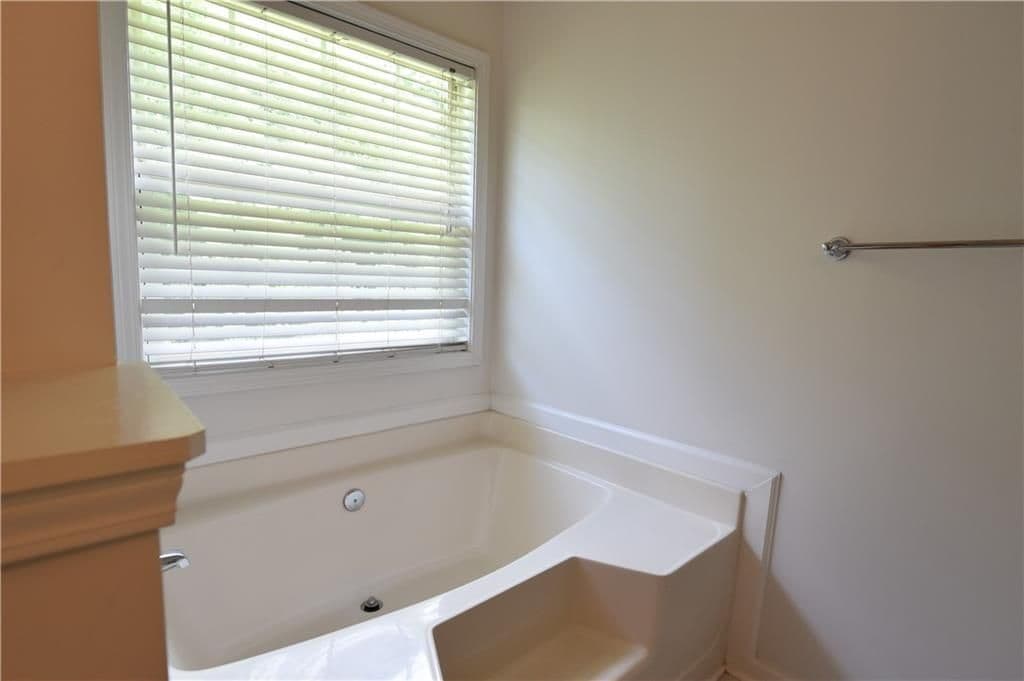 Building Photo - 3347 Baymount Way