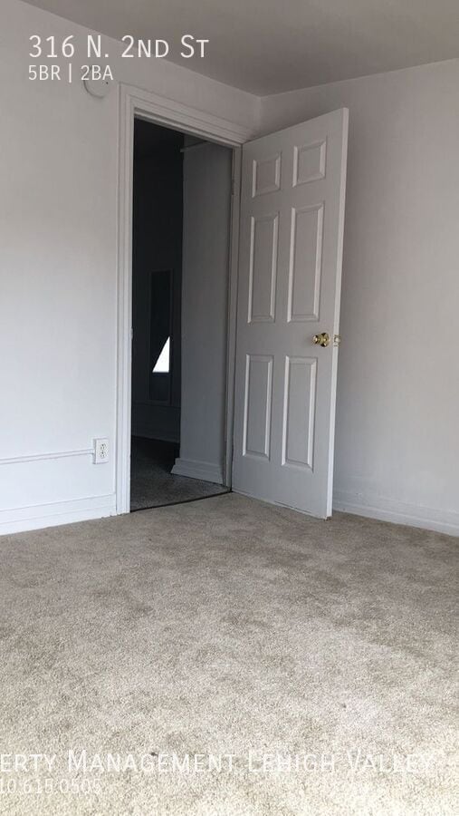 Building Photo - 316 N 2nd St