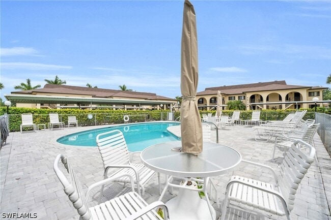 Building Photo - 4640 Chantelle Dr