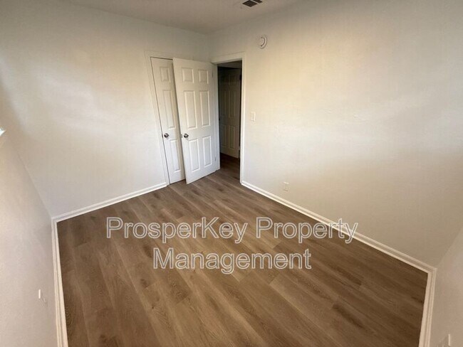 Building Photo - 4723 Harbin St