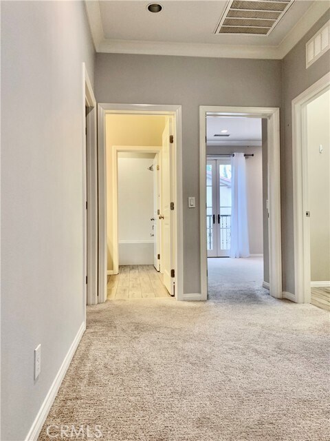 Building Photo - 81 Cipresso