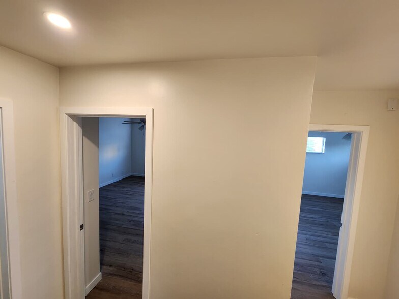 Building Photo - 1414 S Orange Grove Ave