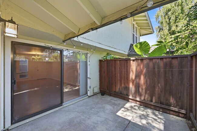 Building Photo - Spacious 2BD/1.5BA Fremont Townhouse | In-Unit W/D | Community Pool & Hot Tub | Carport Parking