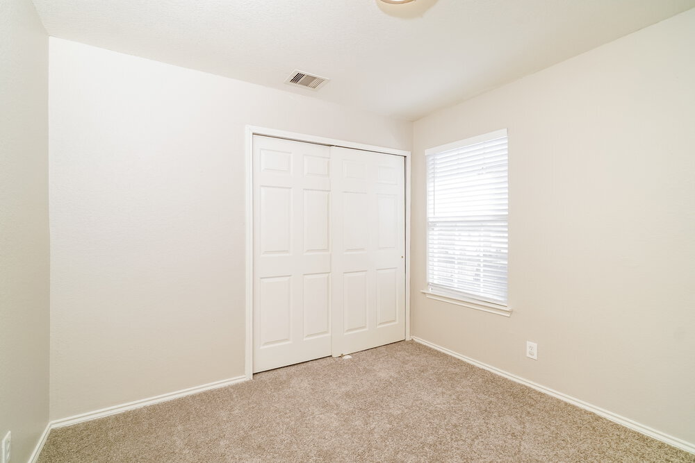 Building Photo - 7426 Circle Farm