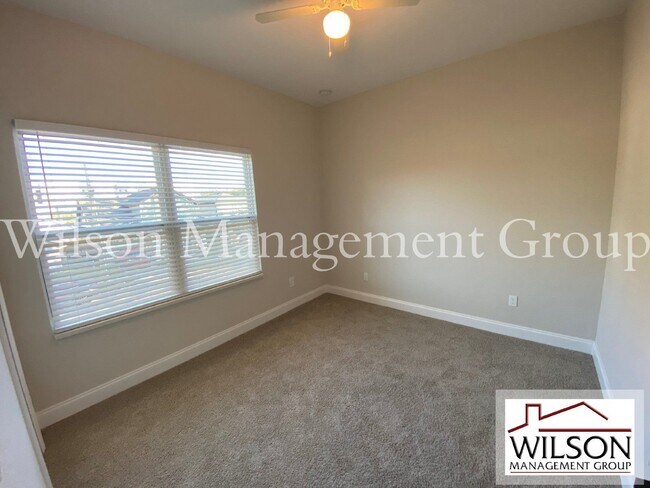 Building Photo - 732 S Lee Ave