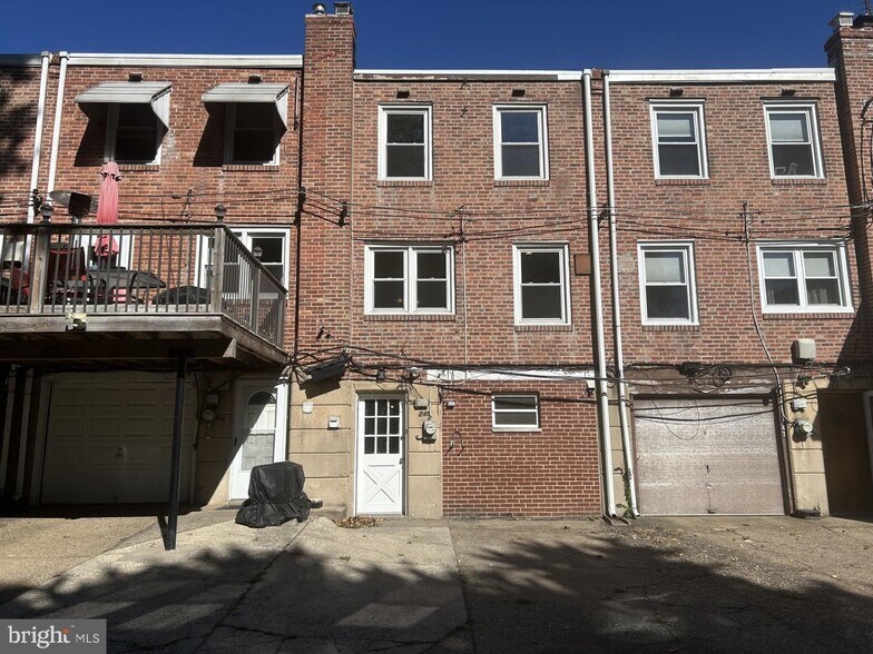 Back of house - 249 Park Dr