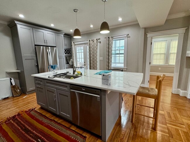 Building Photo - 62 Manet Rd