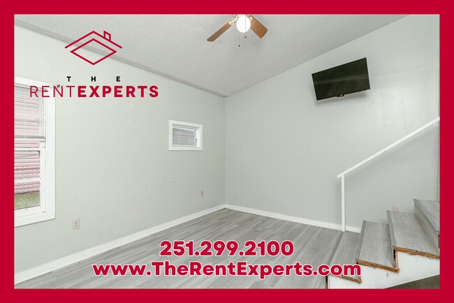 Building Photo - 100 Esplanade Ave