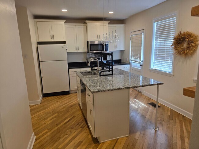 Building Photo - 7264 Northmoor Dr
