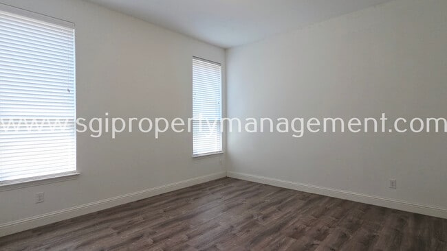 Building Photo - 7703 Coronado Dr