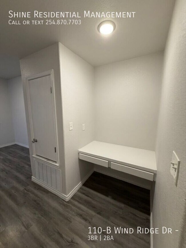 Building Photo - 110-B Wind Ridge Dr --