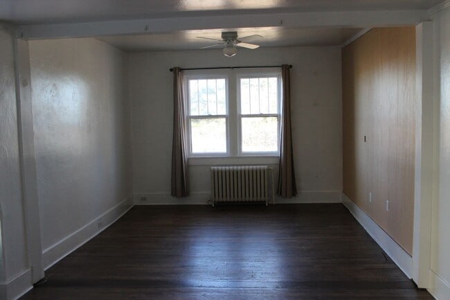 Building Photo - LARGE 3 bedroom in Old Broadmoor