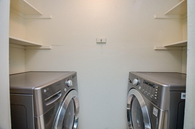 Building Photo - 12300 Brookglade Cir