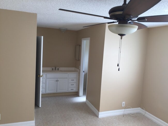 Building Photo - 22746 SW 55th Way