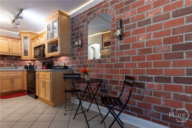 Building Photo - 760 E Campus Rd