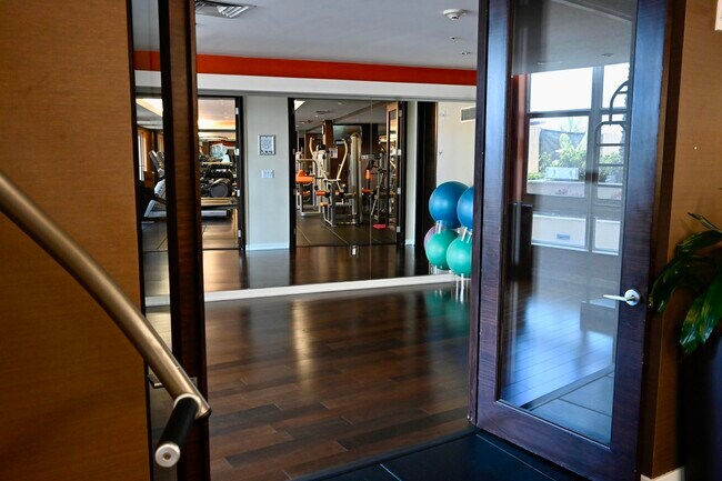 Building Photo - 550 Okeechobee Blvd