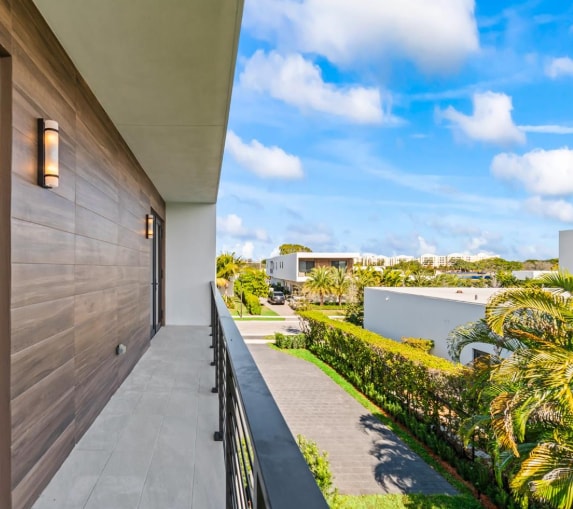 Building Photo - 16680 Botaniko Dr N