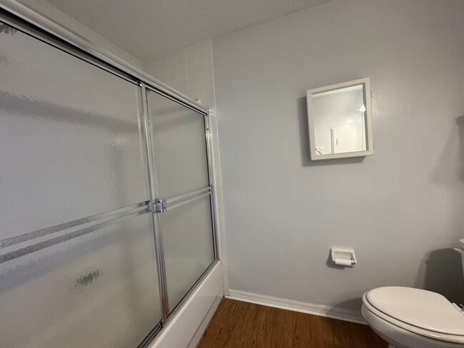 Building Photo - 202 Silver Lake Dr