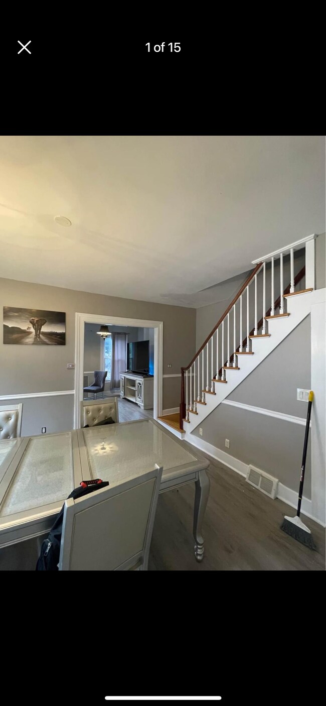 Building Photo - 185 N State St